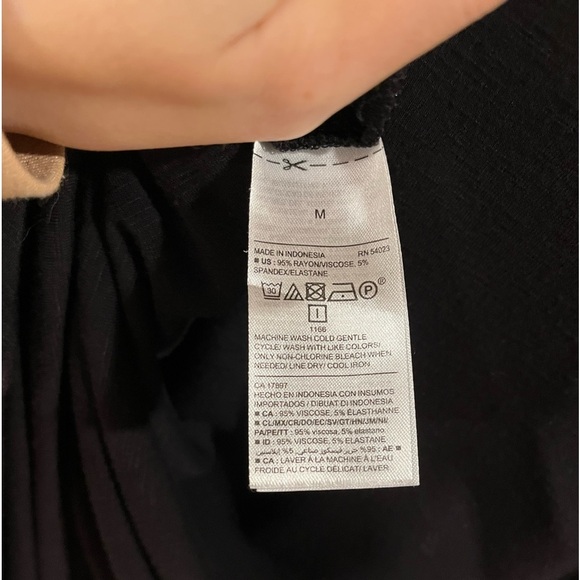 Old navy top - Picture 4 of 4